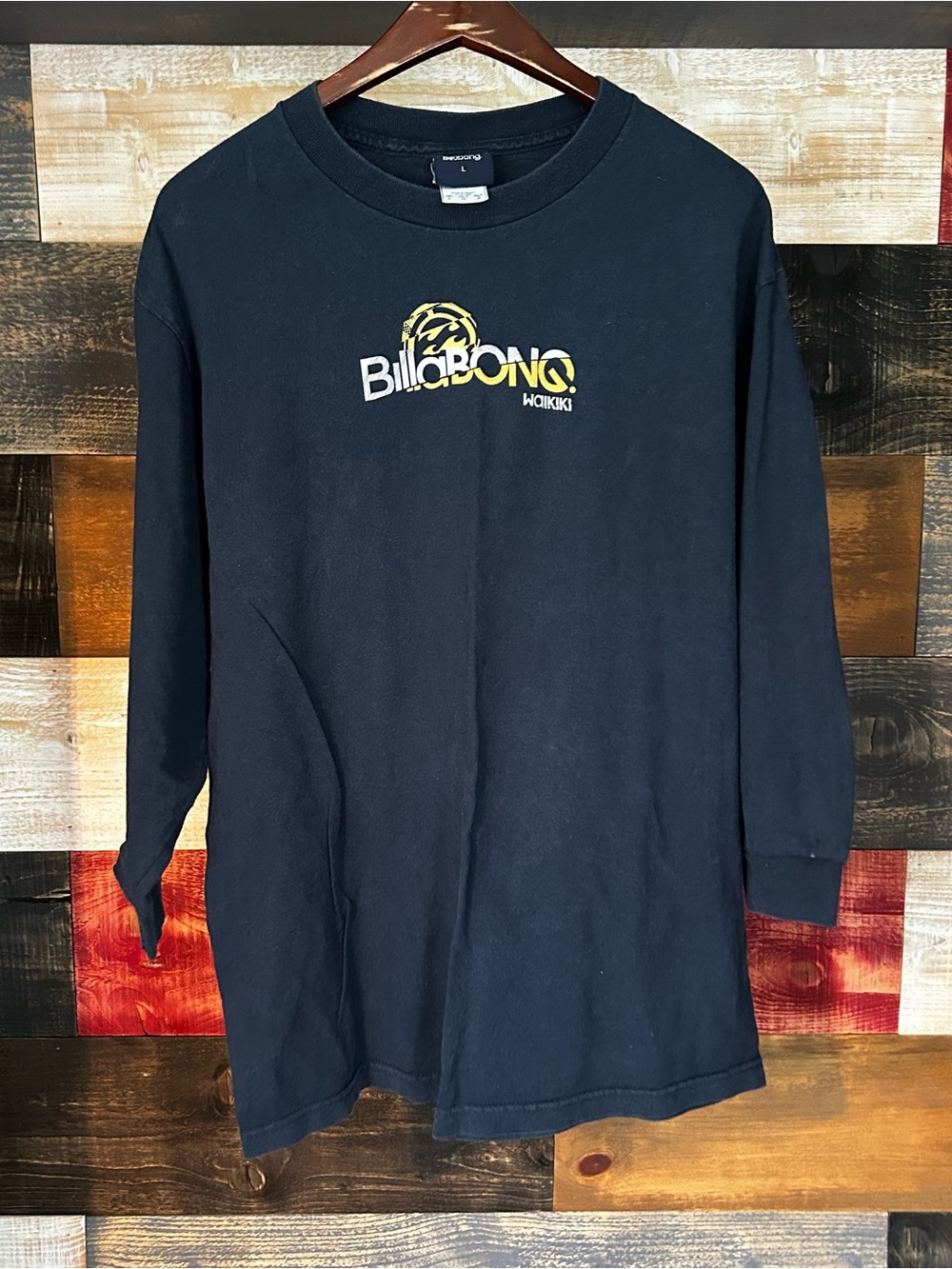 Billabong Black Long-Sleeve Tee with Yellow Logo vintage surf Y2K Waikiki large